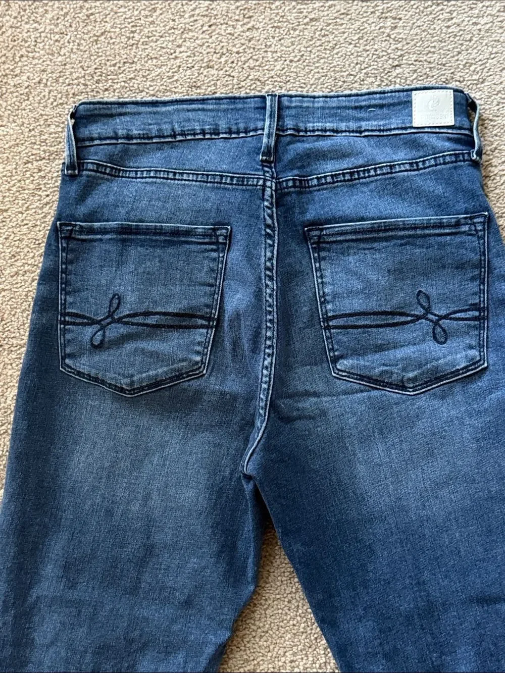 Levi's Denizen Dark Blue High-Rise Super Skinny Jeans!